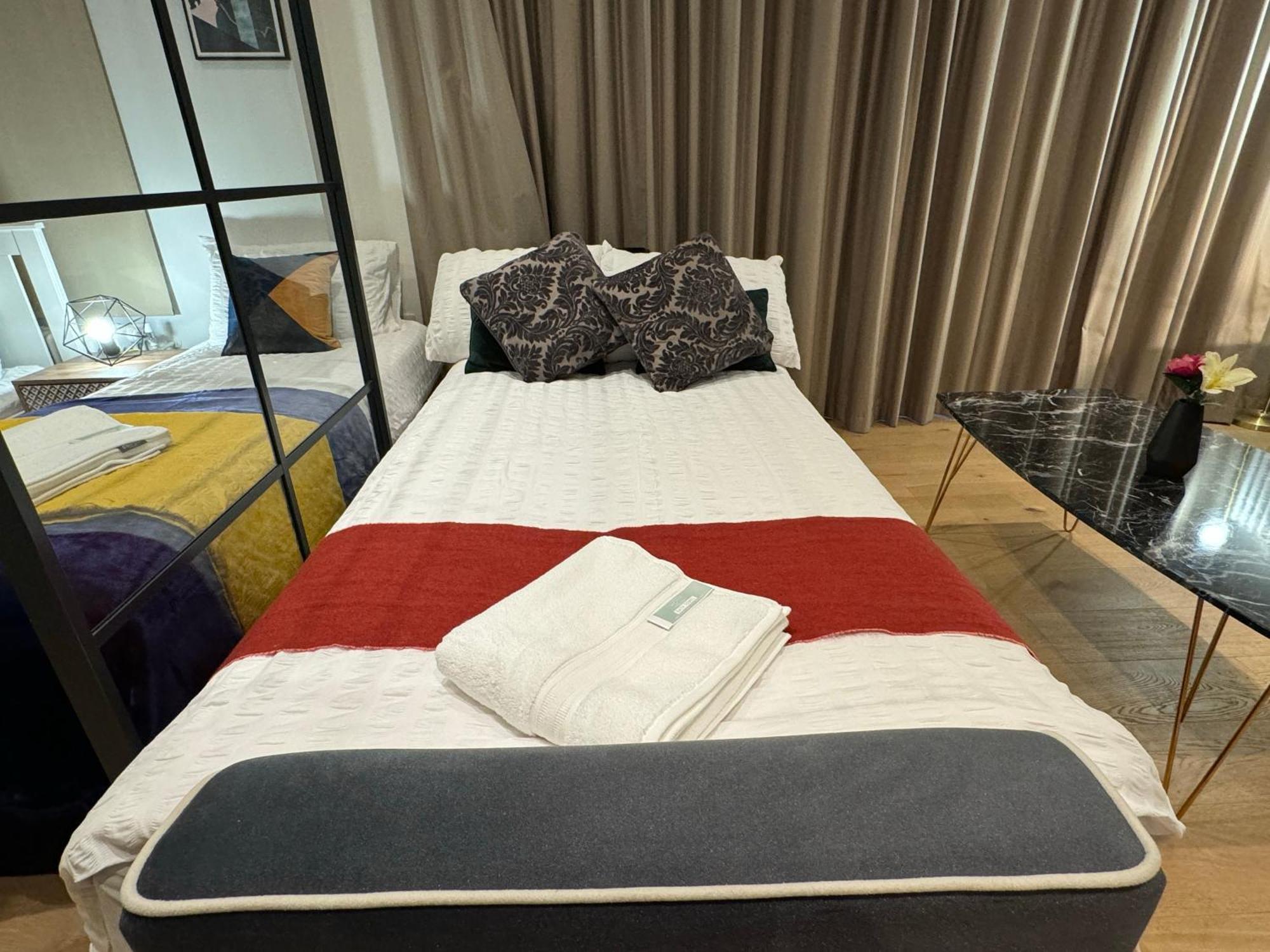 Amazing Cosy Apartment, Next To O2 Arena And Close To London Excel, Secure Parking Londres Exterior foto